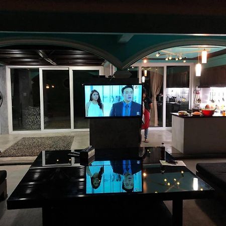 Baan Heaven / Patong Beach Pool Villa Sleeps Up To 15 ภายนอก รูปภาพ